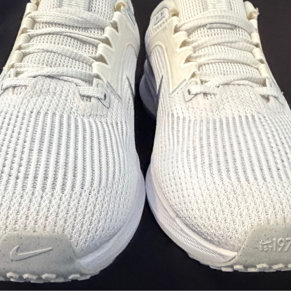 Nike Zoom Winflo Lightweight Running Shoe Women’s Size 7.5 Pre-owned - Picture 4 of 8